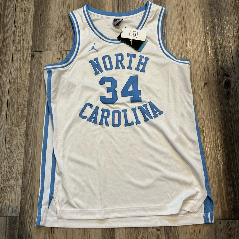 Jordan Men’s North Carolina Jersey size L